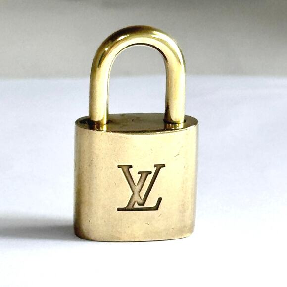 Louis Vuitton Gold Padlock & Key Set  LV Brass Lock 313 - Picture 1 of 4